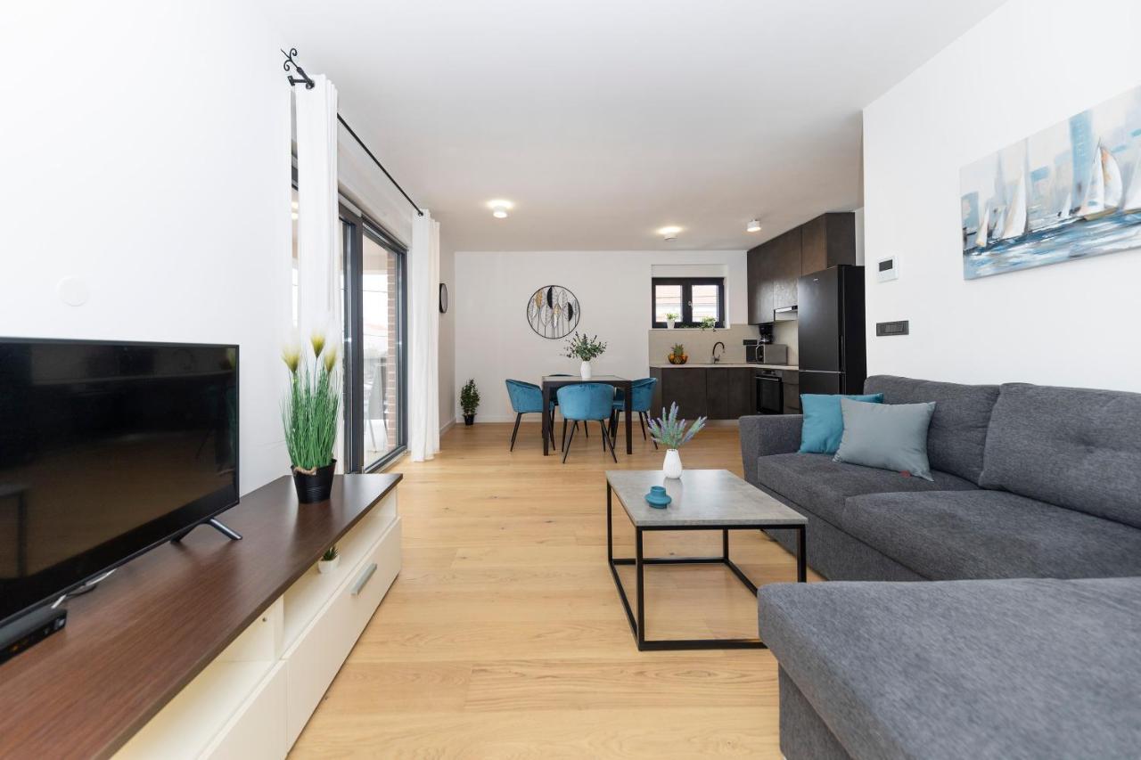 Apartment Marianne , Parking Free , 2 Bedroom & 2 Bathroom , Modern & Cozy Zadar Exterior photo