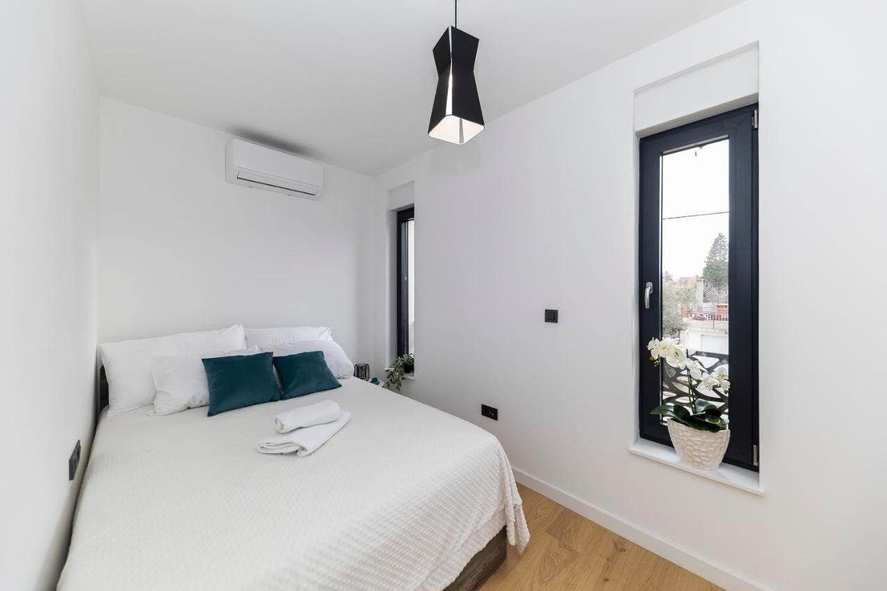 Apartment Marianne , Parking Free , 2 Bedroom & 2 Bathroom , Modern & Cozy Zadar Exterior photo