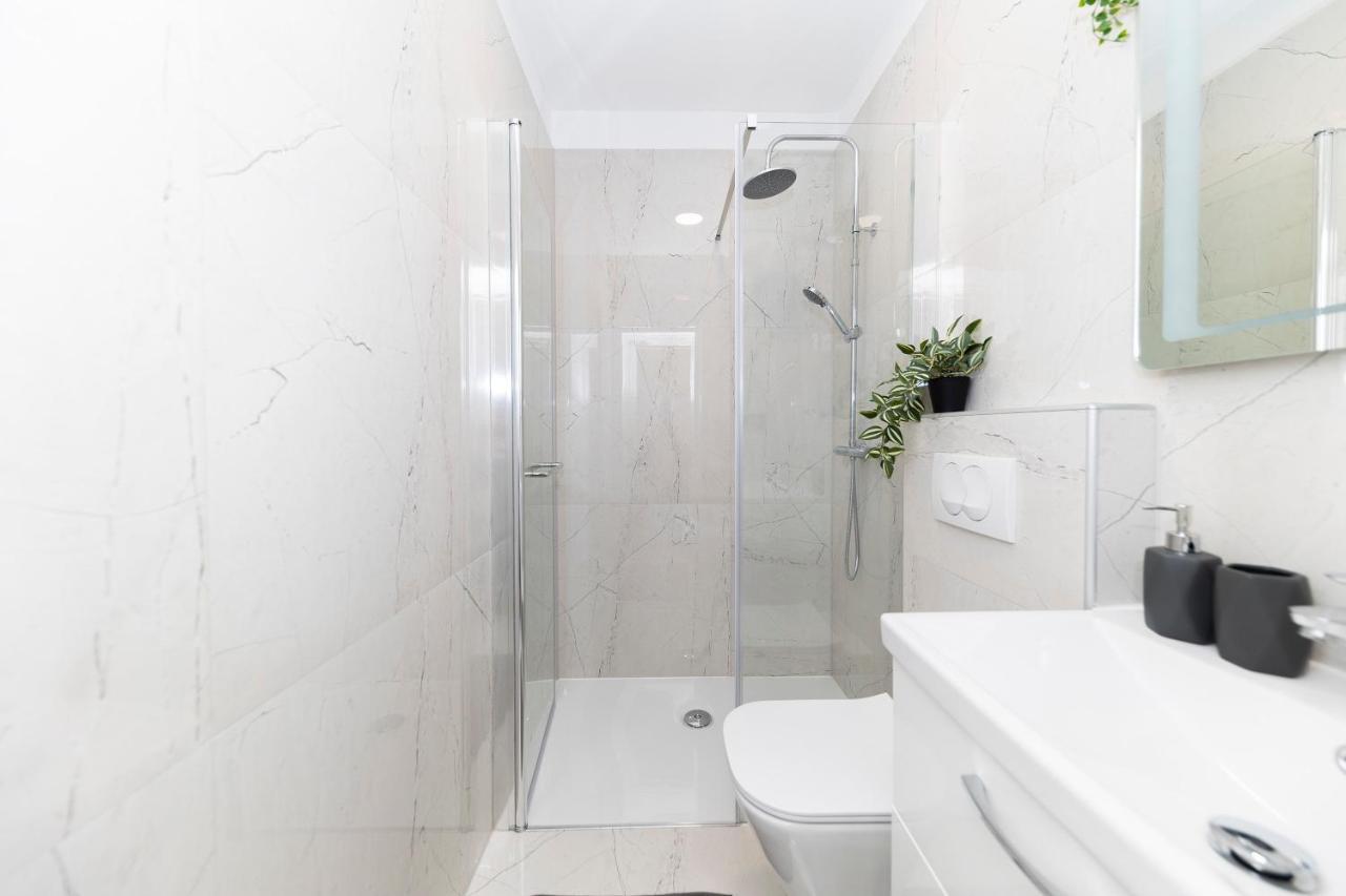 Apartment Marianne , Parking Free , 2 Bedroom & 2 Bathroom , Modern & Cozy Zadar Exterior photo